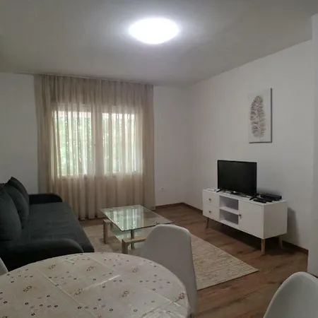 Mid موستار